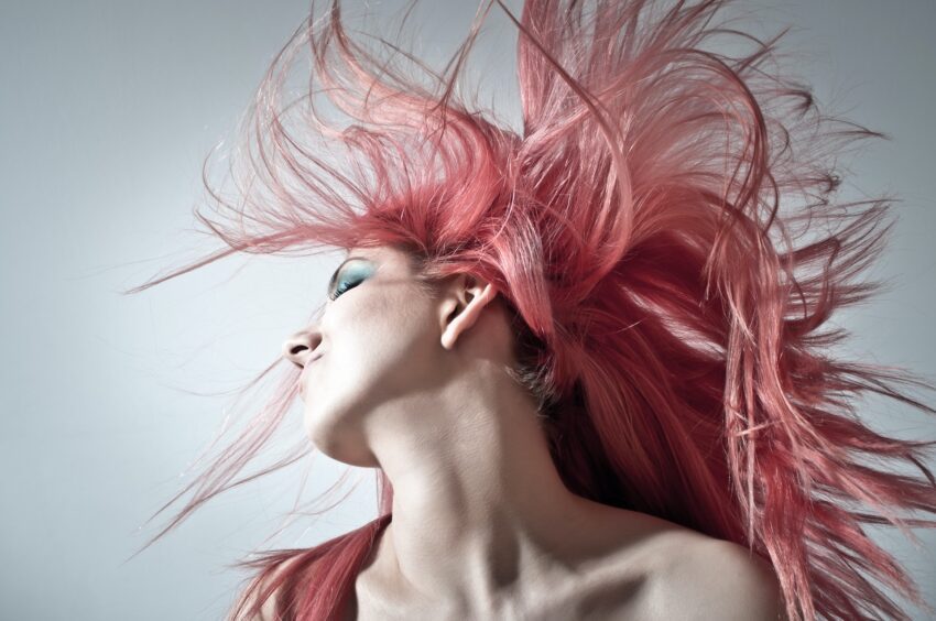 Natural Hair Dye vs. Chemical Dyes: Which is Better for You?