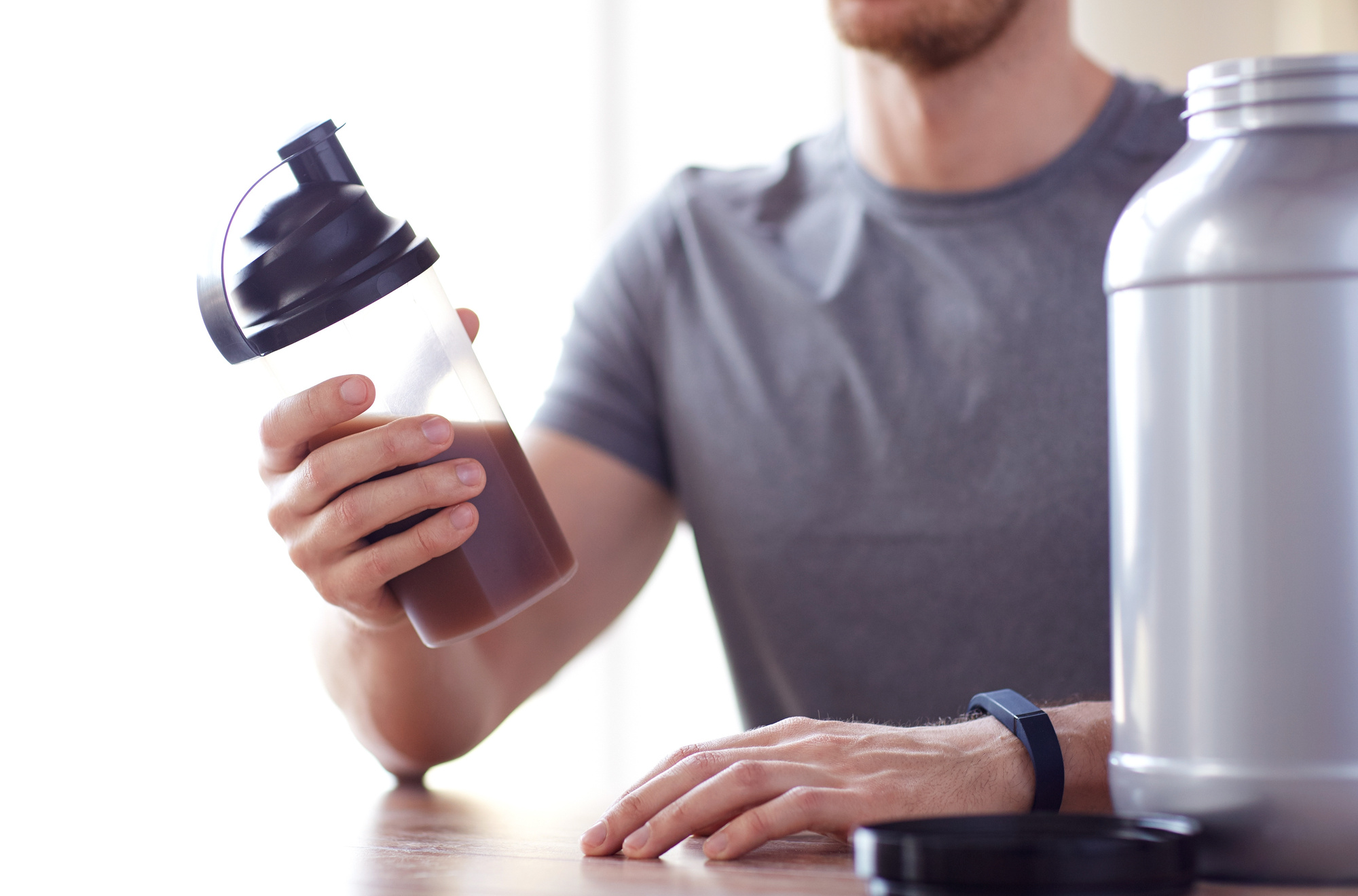 Getting to grips with fitness supplements is daunting. This guide helps you understand the types of muscle recovery supplements, and how to use them properly.