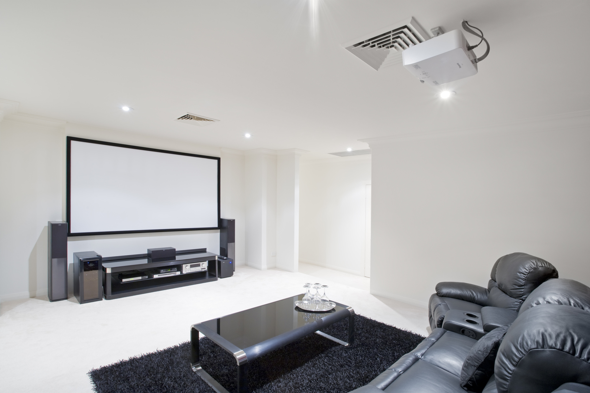 Do you want to create a cool family space? Then, read this article to discover inspiring media room ideas for your home!