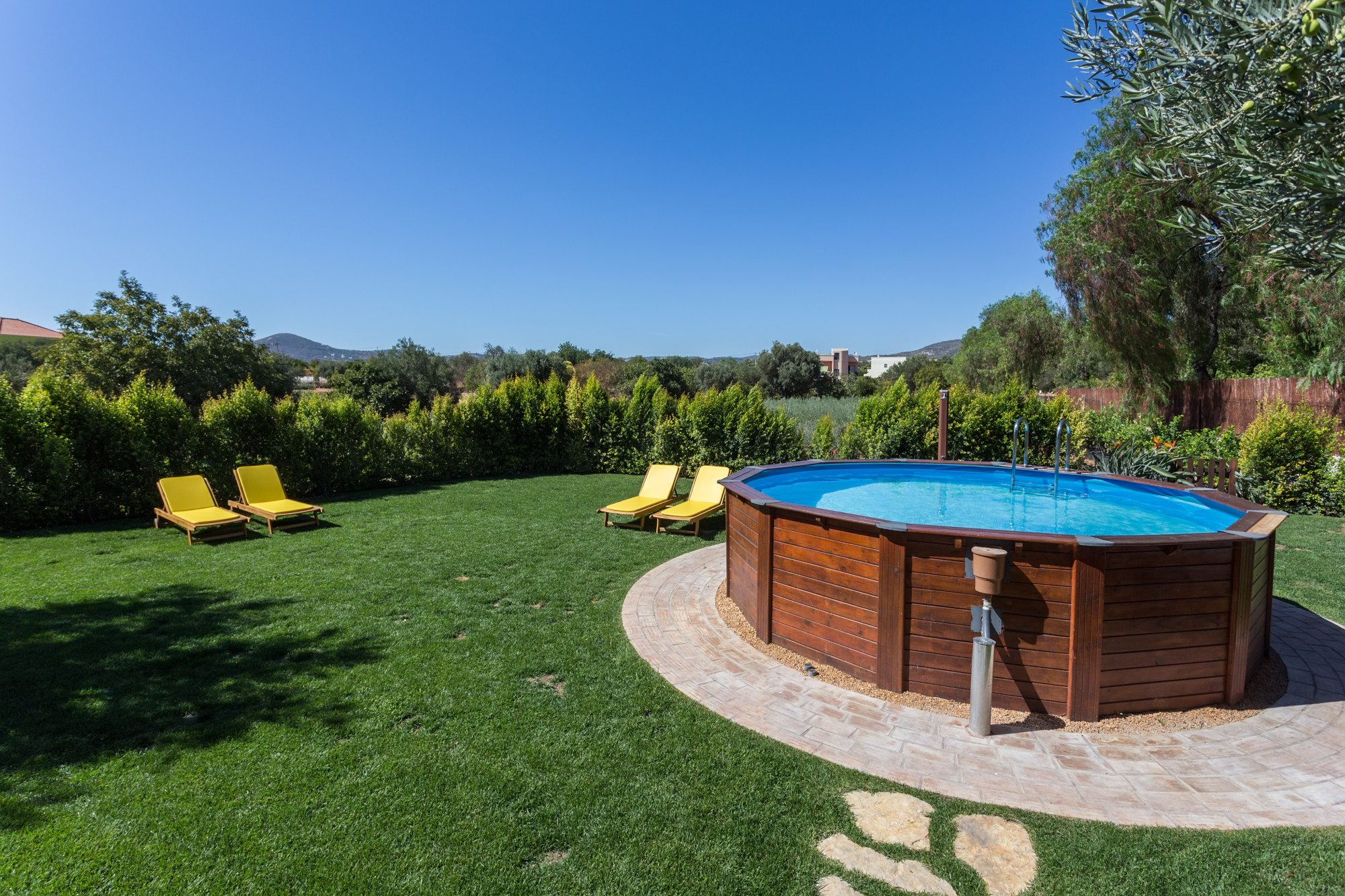 Are you looking for the right pool to add to your yard? Read here for five benefits of above ground swimming pools that you'll love.