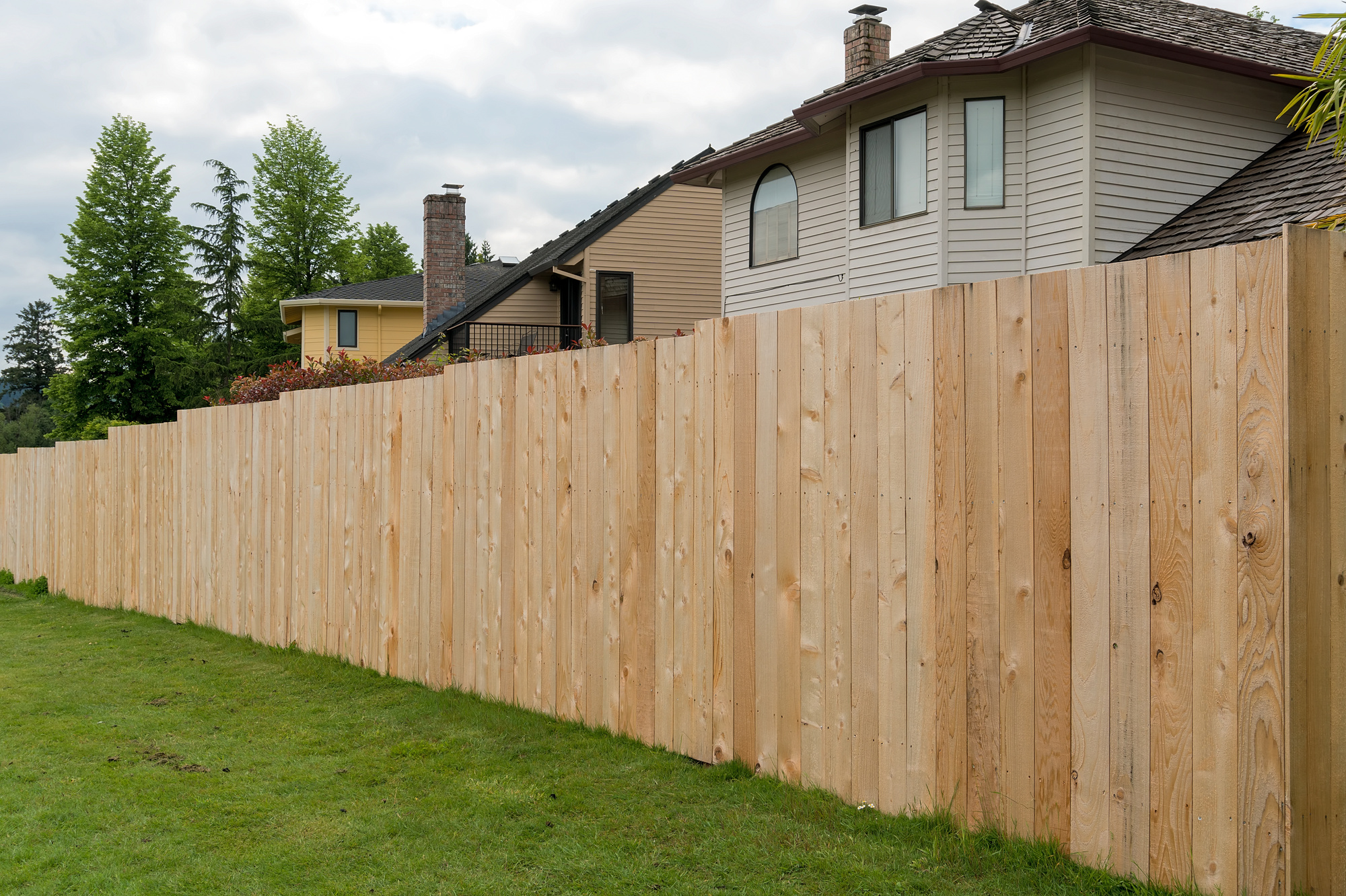 When it comes to installing a new fence at your home, explore the differences between a vinyl and wood fence when deciding which material is best for you.