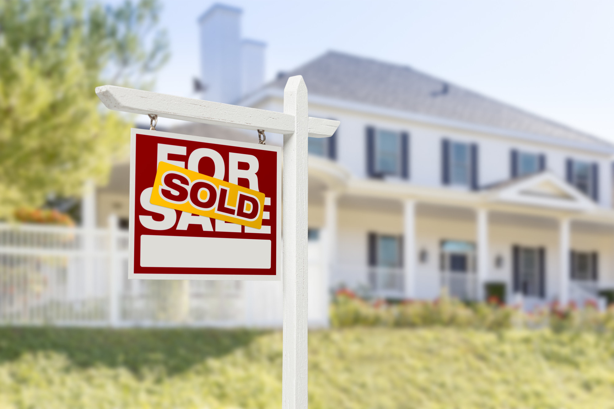 Setting the right price for your home can be a challenge, but it's crucial for a successful sale. Learn how to price your home for sale with this helpful guide.